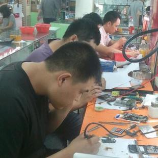 手機(jī)上門(mén)維修成大熱，再也不用擔(dān)心被坑了