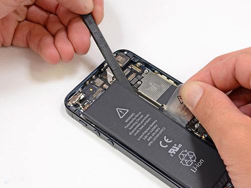 電池?fù)p耗使iPhone跑分下降，你準(zhǔn)備換電池了嗎？